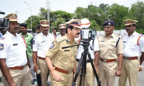 Cops get laser guns to tame speed demons