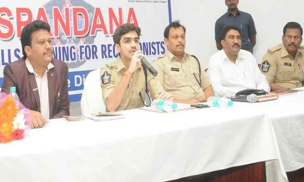 Receive people with smileat police stations: SP