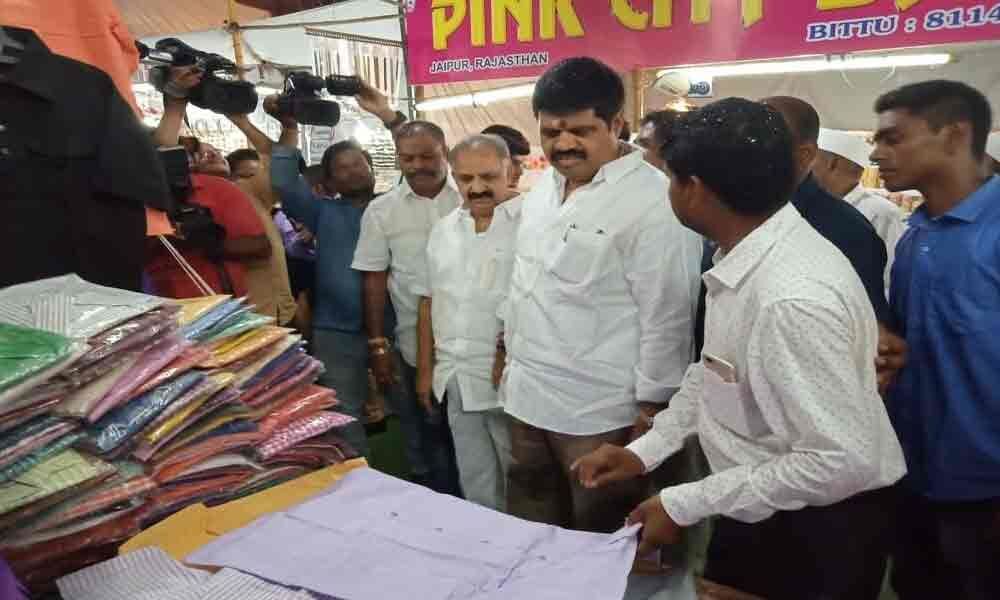 Muttamsetti Srinivasa Rao assures big support to All India Crafts Bazaar