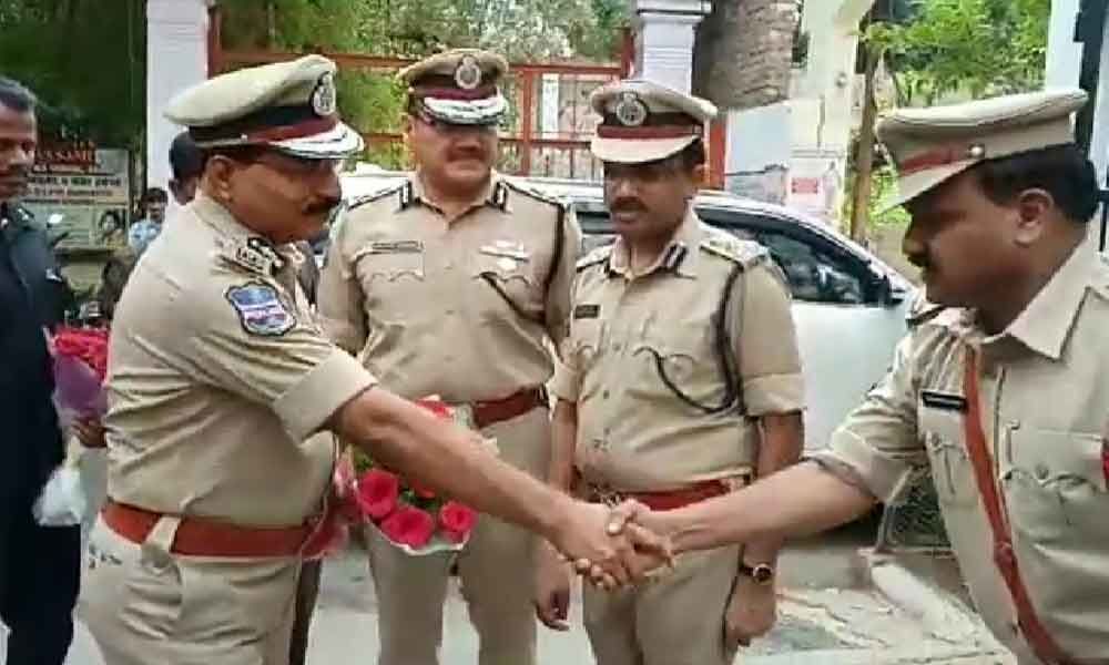 DGP Mahender Reddy commends staff at Narayanguda police station