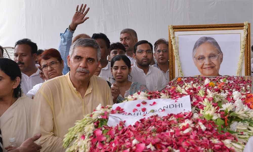 Sheila Dikshit cremated with full State honours