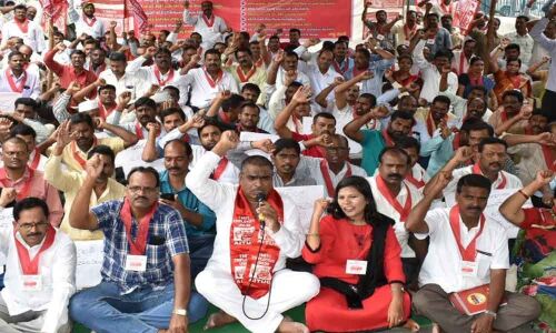 TSRTC staff goes on mass hunger strike