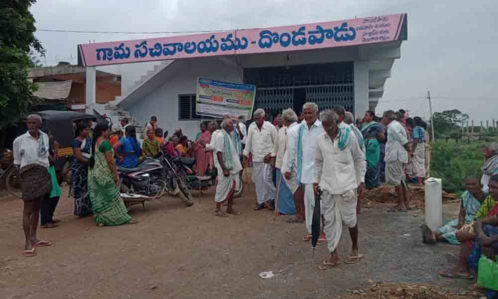 Insensitive officials deny pensions to aged in village in Chintalapalem
