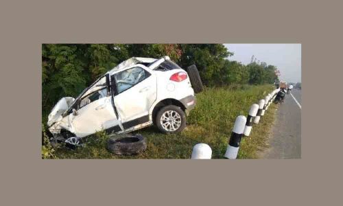 Two injured as car overturns in Wanaparthy
