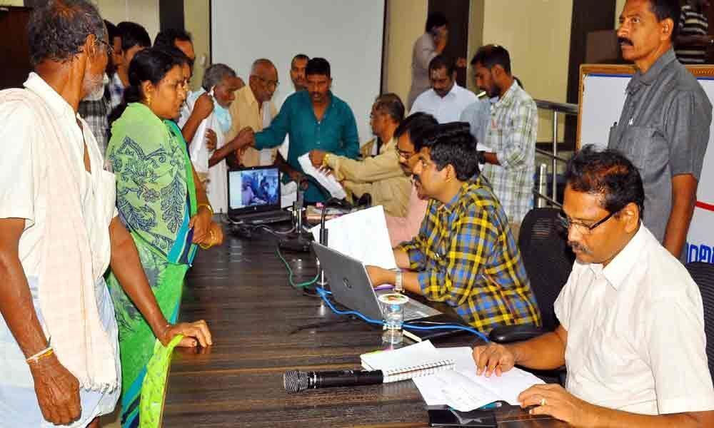 Sanction loans speedily, Collector tells officials