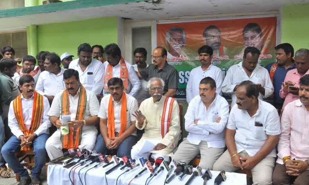 Dattatreya accuses TRS of failing on all fronts