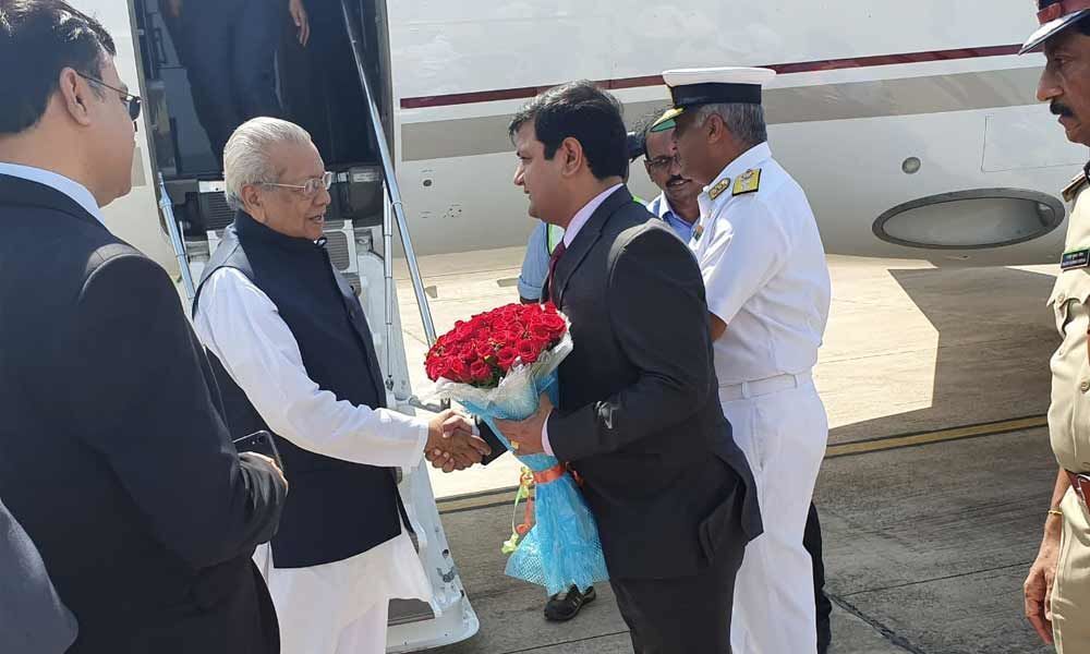 Governor arrived at Visakhapatnam Airport