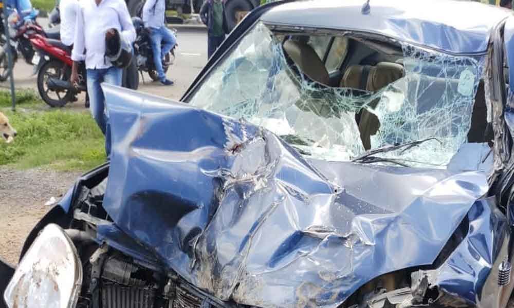 One killed, 3 hurt in road accident