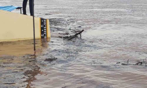 Water in Godavari recedes at Bhadrachalam