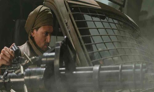 Tiger Shroff wields powerful machine gun
