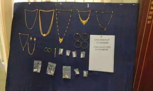 One held for stealing gold from neighbour