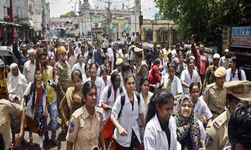 Ayurvedic medicos protest takes ugly turn in Hyderabad
