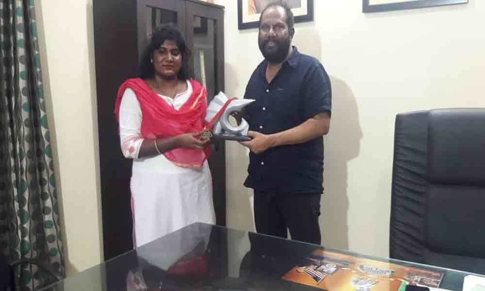 MP compliments chess player Sandhya in Kakinada