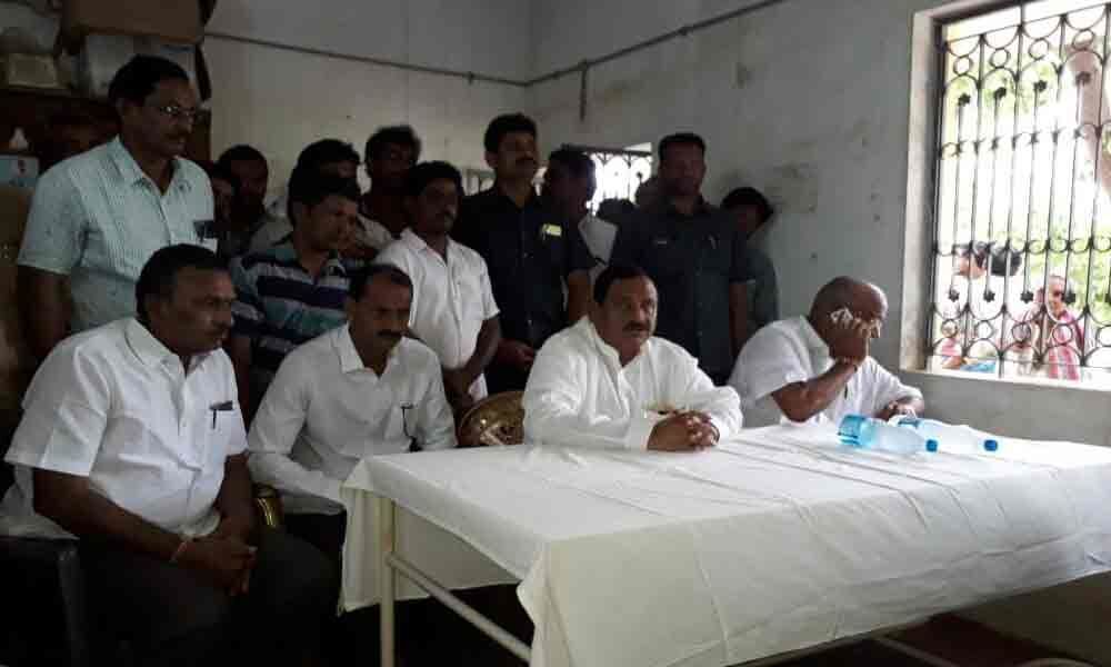 Chinarajappa inspects PHC over spread of dengue
