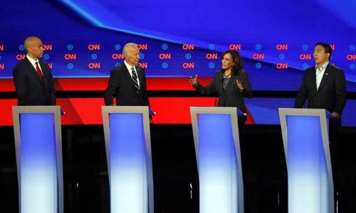 US Democratic presidential hopefuls call for humane immigration policy