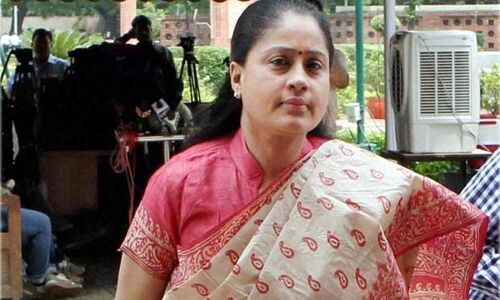 Vijayashanti condemns police behaviour