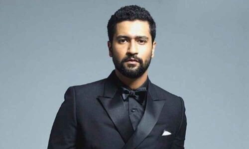 Vicky spends time with Indian Army