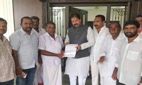 Deputy Speaker distributes LOCs