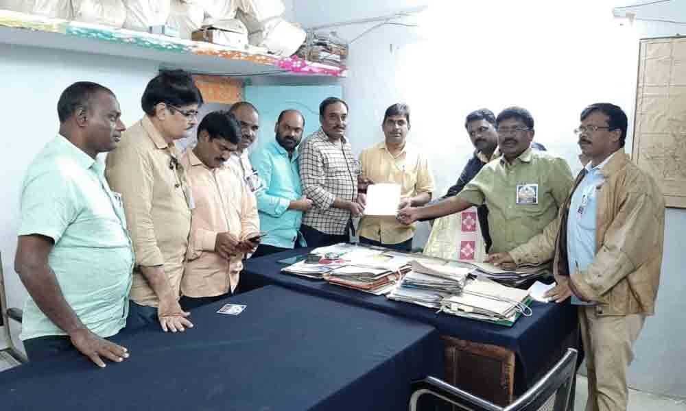 Scribes oppose Centres policies in Khammam