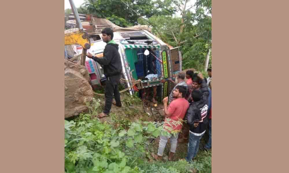 One killed, two critically hurt in separate accidents in Mahbubnagar