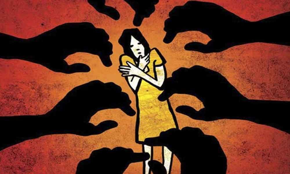Husband tied up, wife gang-raped in Hyderabad