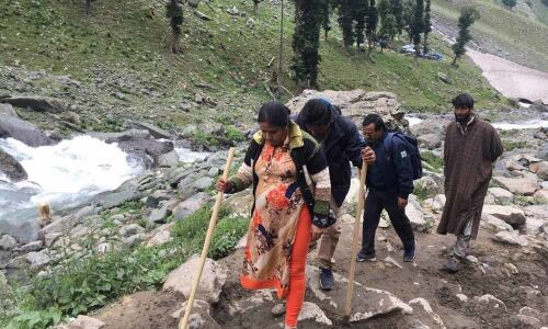 India promotes Hindu pilgrimage as sign of peace in Kashmir