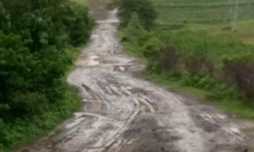 Roads in Thanda in very bad state