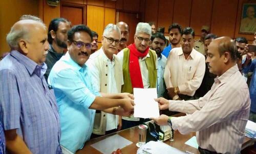 Scribes protest against anti-media policies