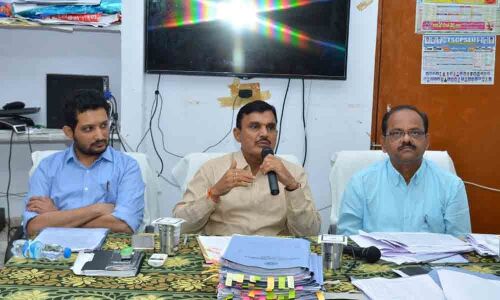 Jagtial: Officials told to solve land issues within week