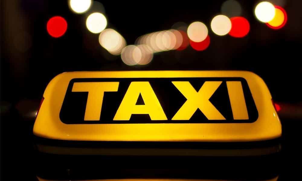 Cab driver attempts to kidnap a family of three at Shamshabad airport