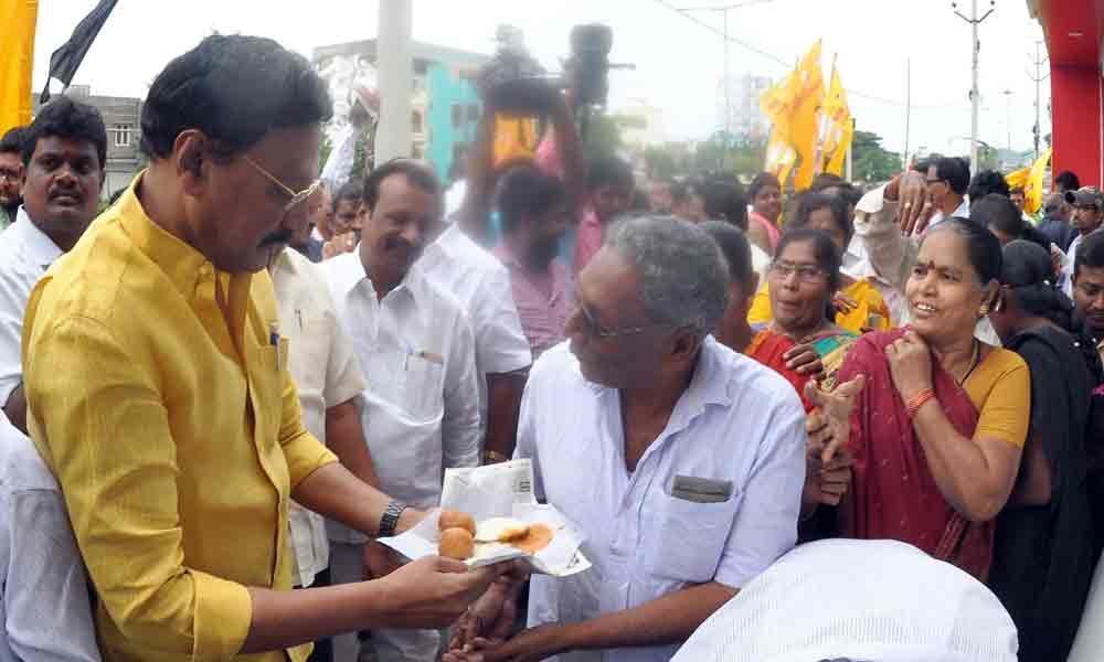 TDP MLA distributes free food at Anna Canteen in Vijayawada