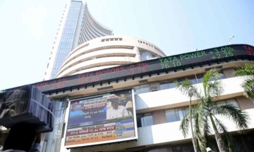 FPIs pull-out over Rs 20,500 cr, even as government adamant on super-rich surcharge