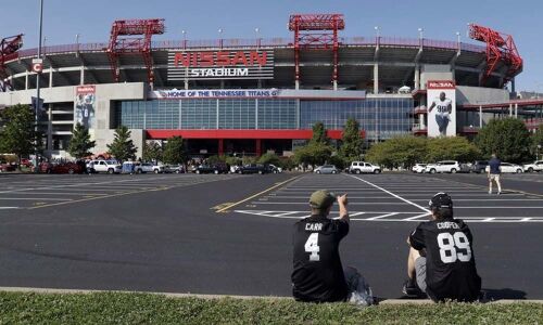 Titans use concert, fireworks to lure fans to night practice