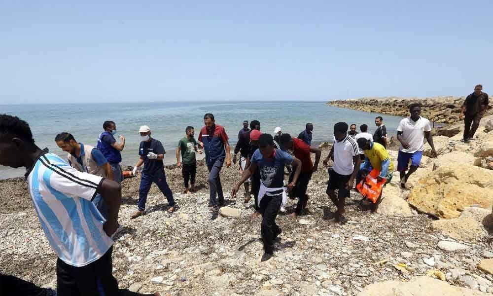 Libyan navy rescues 62 illegal immigrants