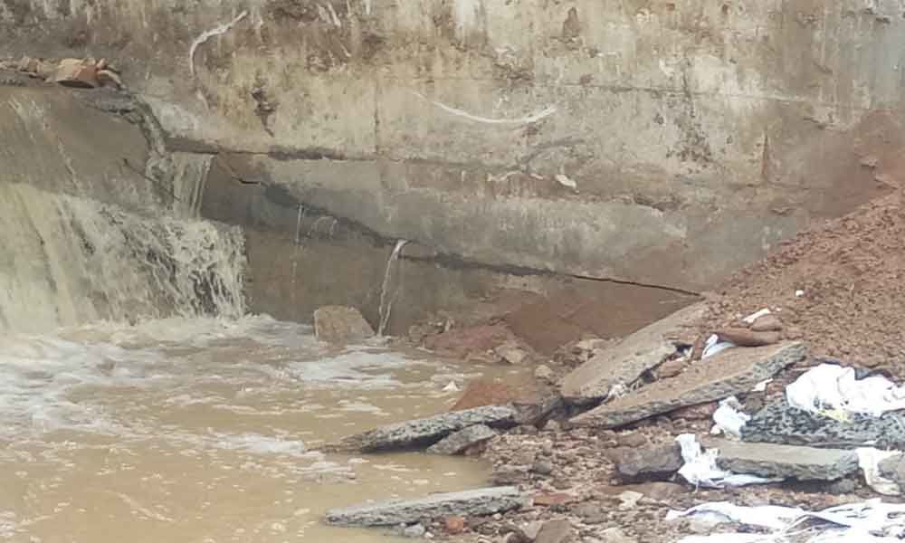 Water leaks at bridge under construction
