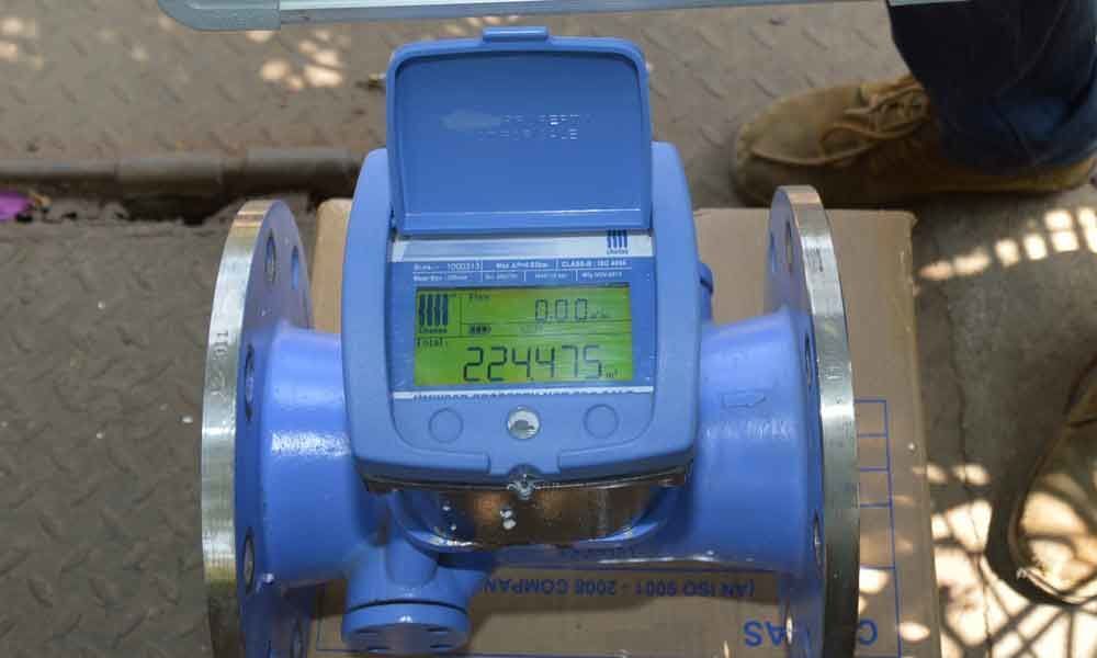 Fix AMR meters for all commercial consumers: MD Dana Kishore