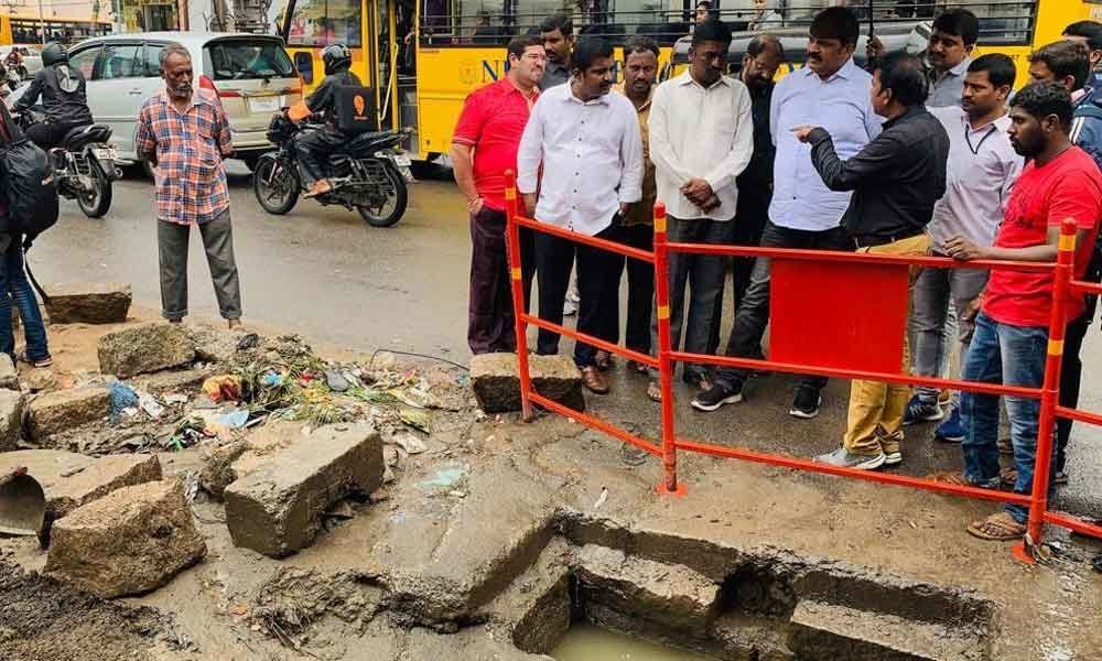 Mayor Bonthu Rammohan tours several areas, inspects relief