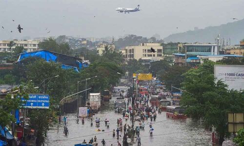 Heavy rains wreak havoc in Mumbai