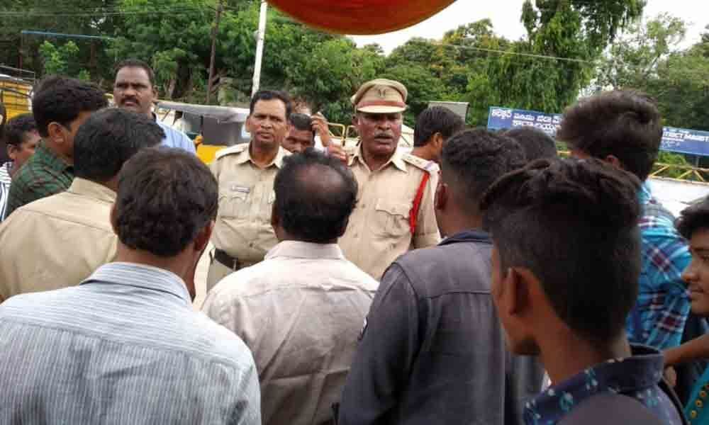 Cops take up corrective measures to avoid accidents in Mahbubnagar