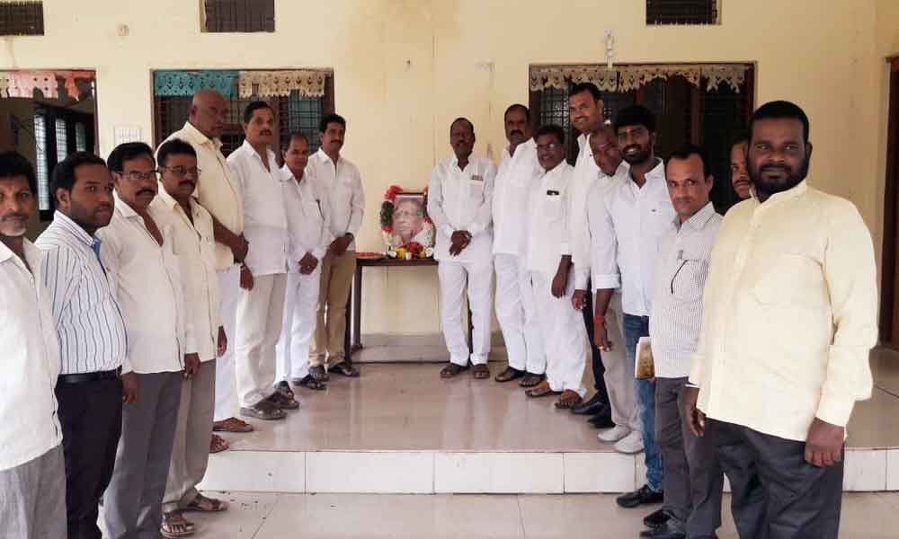 Corporator Thota pays tributes to Jayashankar
