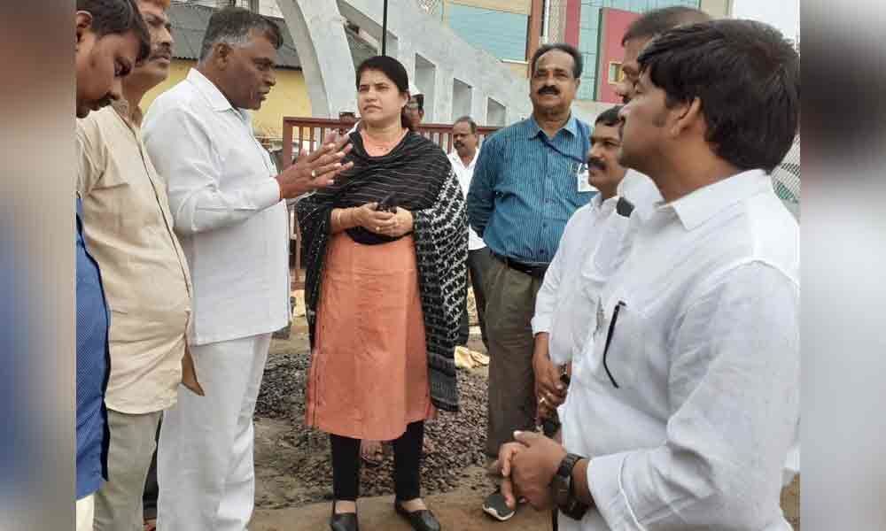 JC-2 inspects site for Ganesh Idol immersion in Kakinada
