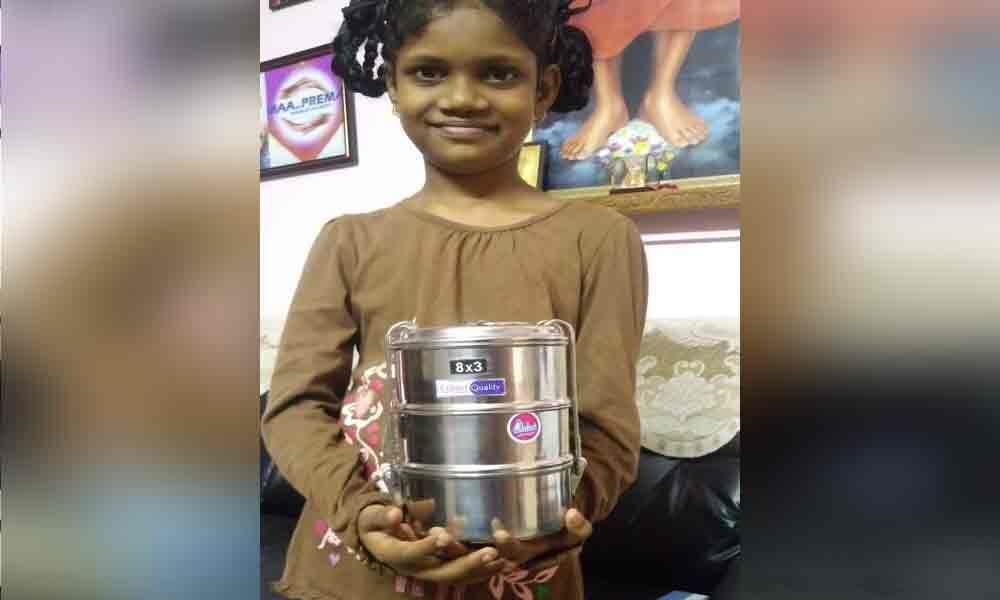 Vizag-based foundation to distribute free lunch boxes to underprivileged children