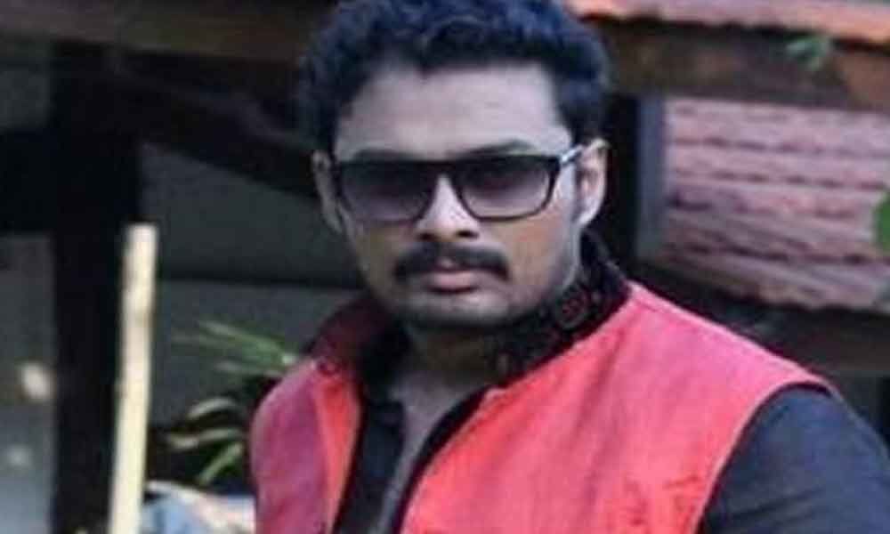 Hyderabad: Tv actor Madhu Prakash arrested in wifes suicide case