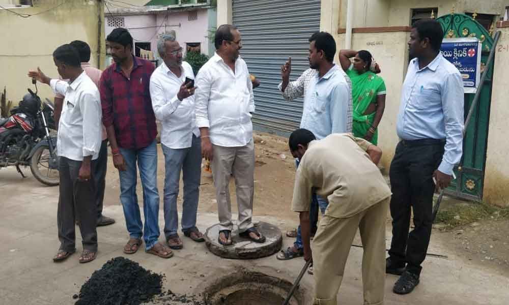 Corporator Dodla Venkatesh Goud tours colony to learn of problems