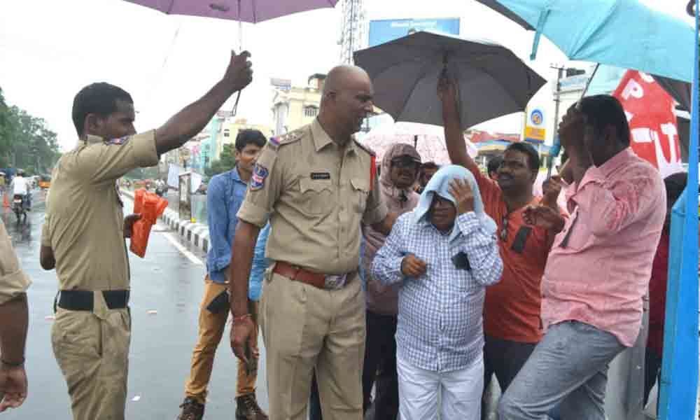 Ex-MP Babu Rao, CPM leaders held for protesting against scrapping of Article 370 in Bhadrachalam