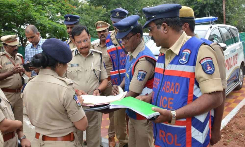 Sajjanar asks cops to increase patrolling