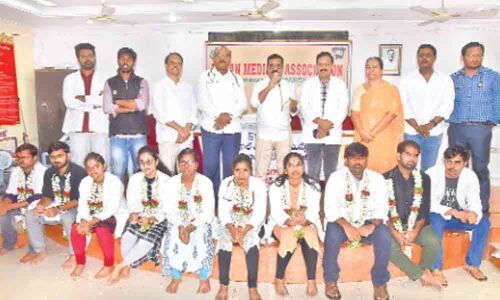 Congress supports medicos strike in Warangal