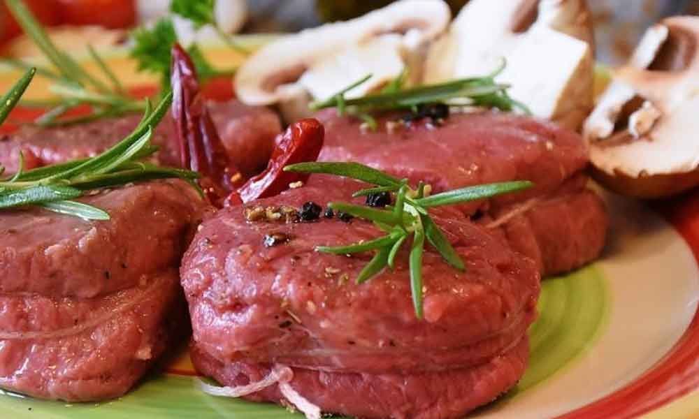 Consume poultry over red meat to decrease breast cancer risk