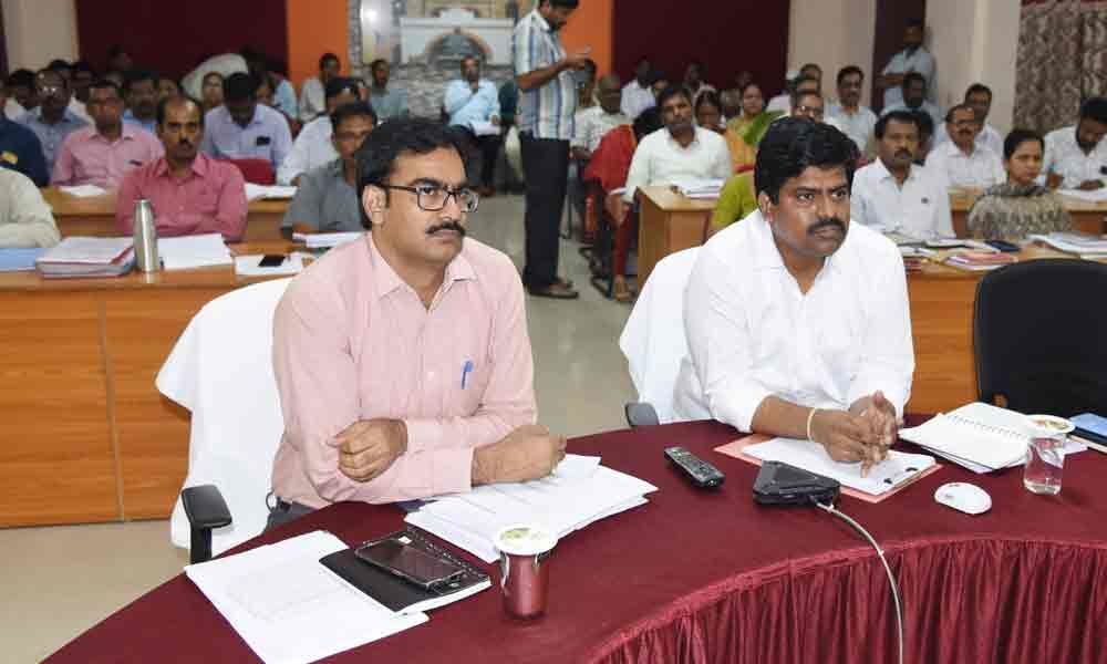 Identify village-wise government lands, tahsildars told Collector