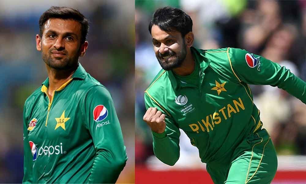 Malik, Hafeez not awarded central contracts by PCB